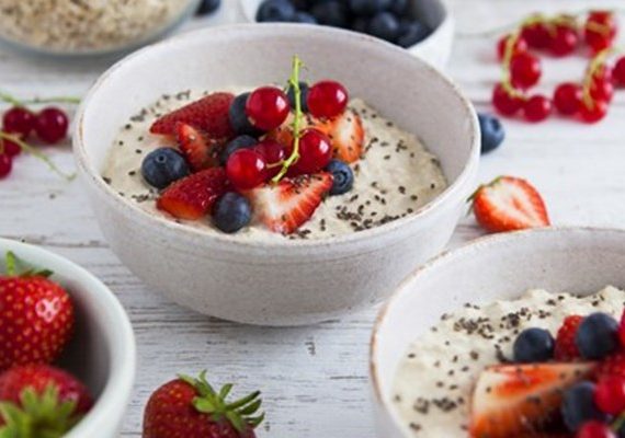 Summer Berry and White Chocolate Overnight Oats