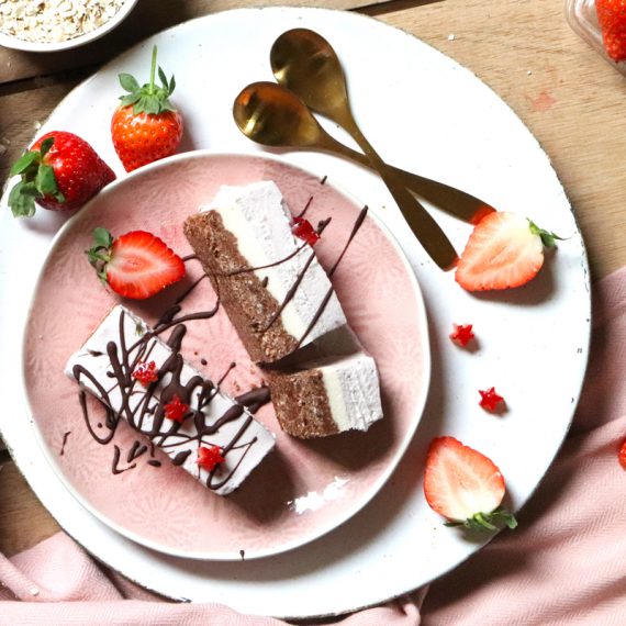 Raw Layered Strawberry Cheesecake