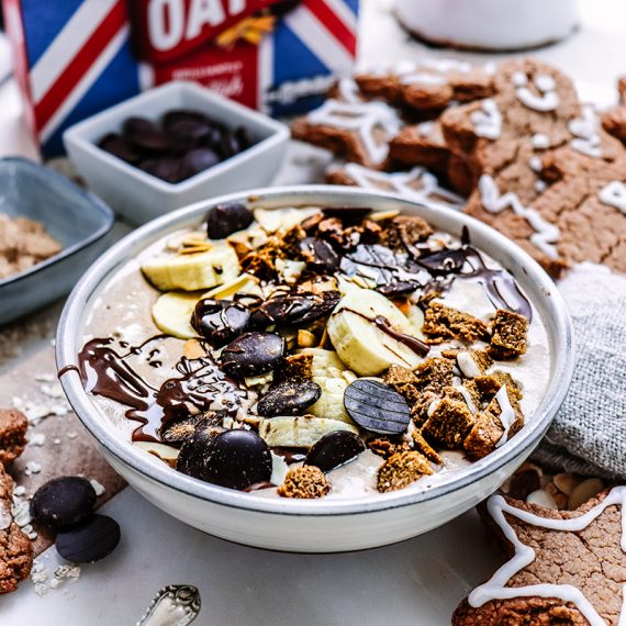 Gingerbread Smoothie Bowl 