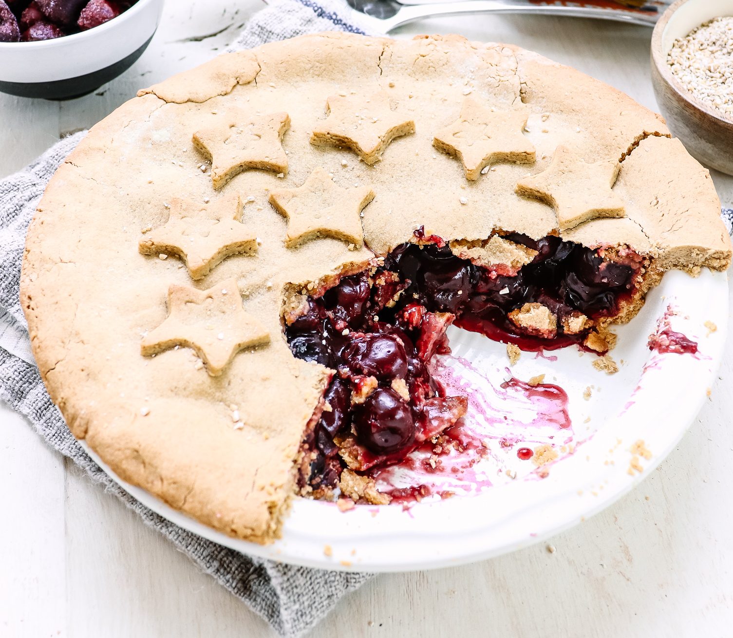 Cherry Pie with Oatmeal Crust – Mornflake - Mighty Oats