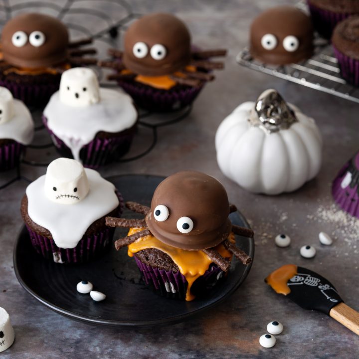 Pumpkin-and-Chocolate-Oatmeal-Cupcakes